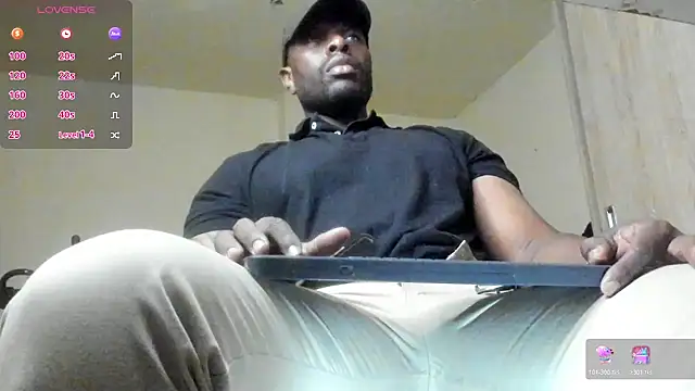 Snapshot of thomas_santtos1 chatting on 07/08/26, 01:43 thomas santtos1 online show from 07/08/26, 01:43