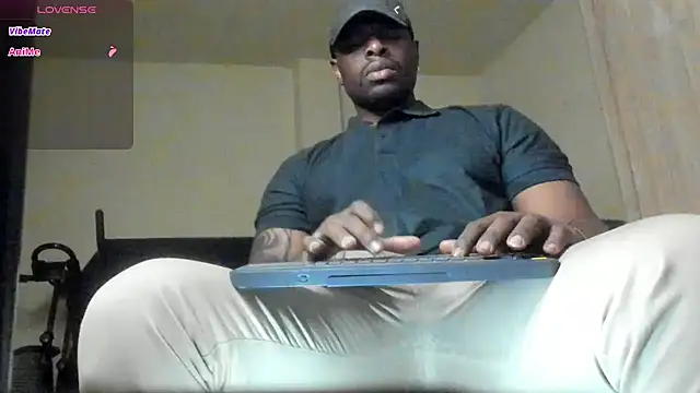 Snapshot of thomas_santtos1 chatting on 07/12/26, 02:52 thomas santtos1 online show from 07/12/26, 02:52