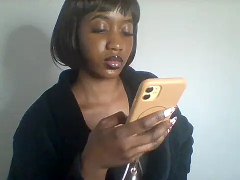 Snapshot of Queeen_model chatting on 07/09/26, 11:20 Queeen model online show from 07/09/26, 11:20