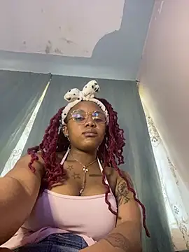 Snapshot of Cherrytowild chatting on 02/25/25, 04:31 Cherrytowild online show from 02/25/25, 04:31