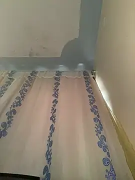 Snapshot of Cherrytowild chatting on 03/21/25, 08:28 Cherrytowild online show from 03/21/25, 08:28