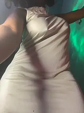 Snapshot of Cherrytowild chatting on 09/26/25, 05:33 Cherrytowild online show from 09/26/25, 05:33