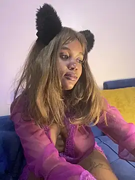 Snapshot of Cherrytowild chatting on 10/27/25, 08:24 Cherrytowild online show from 10/27/25, 08:24