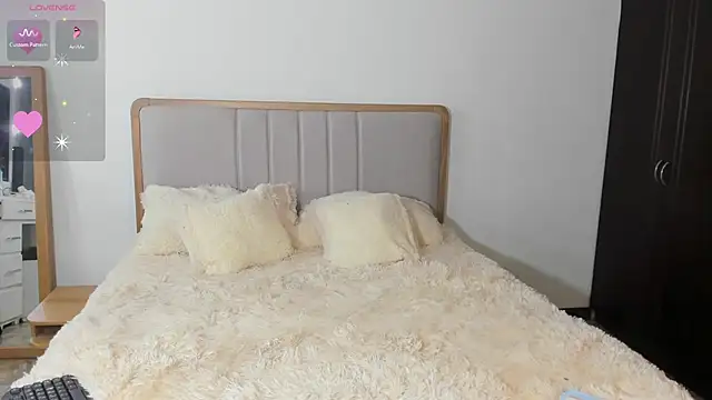 AntonellaRosse  online show from 02/27/25, 12:32