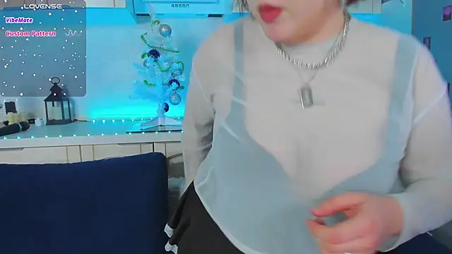 Snapshot of Naomi_B1ack chatting on 12/15/24, 01:13 Naomi B1ack online show from 12/15/24, 01:13