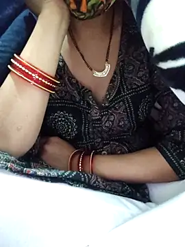 Aaradhya online show from 12/17/25, 01:11