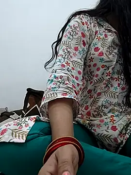 Aaradhya online show from 04/19/26, 12:48