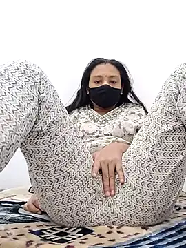 Aaradhya online show from 04/21/26, 02:51