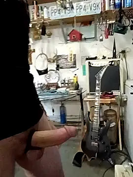 Snapshot of Danialanon chatting on 11/27/25, 09:39 Danialanon online show from 11/27/25, 09:39