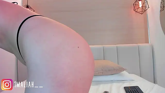 Dasha-b online show from 10/27/25, 08:02