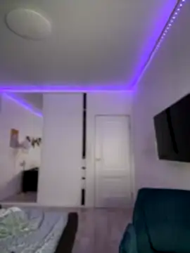 HoneySweetBee online show from 11/30/25, 11:42