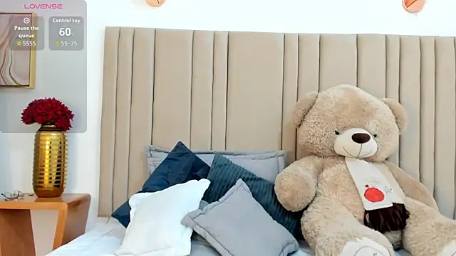 izadii online show from 10/25/25, 06:35