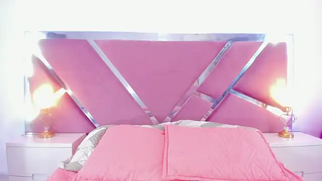 NinnaVous online show from 01/15/25, 02:24