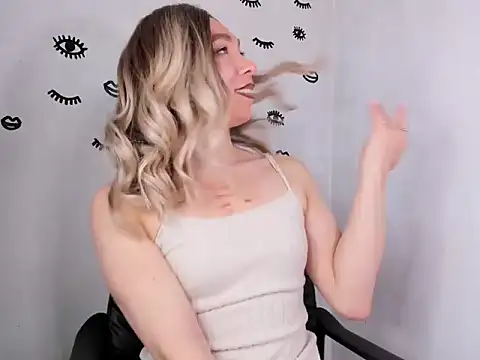 victoria qq online show from 11/11/25, 06:52