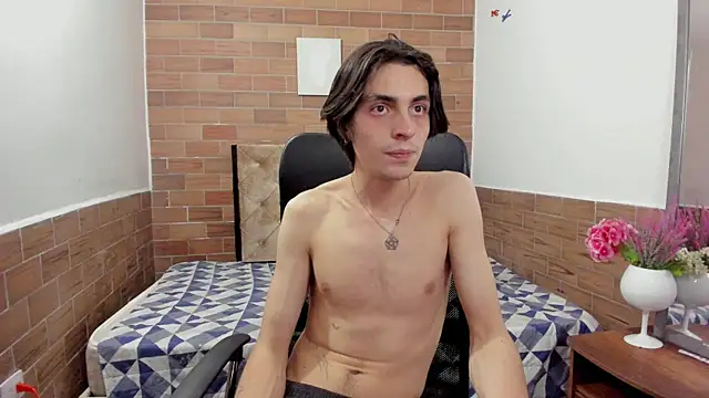 Snapshot of MIKE_HUNTER7 chatting on 12/21/24, 06:52 MIKE HUNTER7 online show from 12/21/24, 06:52