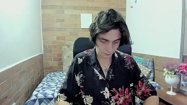 Snapshot of MIKE_HUNTER7 chatting on 01/29/25, 12:13 MIKE HUNTER7 online show from 01/29/25, 12:13