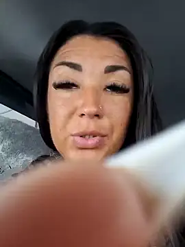 Snapshot of RuslanaXX chatting on 01/29/25, 03:54 RuslanaXX online show from 01/29/25, 03:54