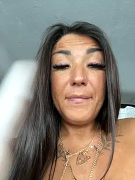 Snapshot of RuslanaXX chatting on 03/02/25, 06:48 RuslanaXX online show from 03/02/25, 06:48