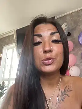 Snapshot of RuslanaXX chatting on 03/20/25, 10:32 RuslanaXX online show from 03/20/25, 10:32