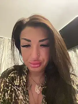 Snapshot of RuslanaXX chatting on 10/03/25, 04:48 RuslanaXX online show from 10/03/25, 04:48