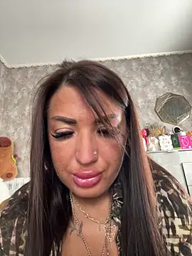 Snapshot of RuslanaXX chatting on 10/06/25, 04:21 RuslanaXX online show from 10/06/25, 04:21