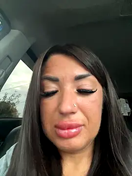 Snapshot of RuslanaXX chatting on 10/30/25, 02:02 RuslanaXX online show from 10/30/25, 02:02