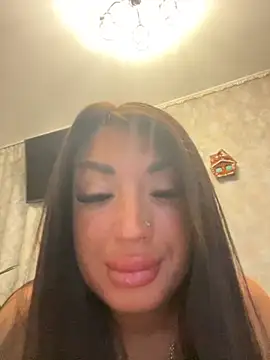 Snapshot of RuslanaXX chatting on 11/10/25, 01:48 RuslanaXX online show from 11/10/25, 01:48