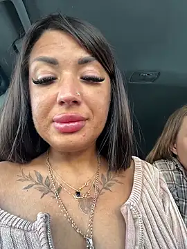 Snapshot of RuslanaXX chatting on 11/17/25, 03:01 RuslanaXX online show from 11/17/25, 03:01