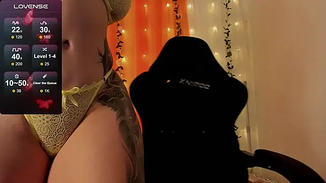 Snapshot of mally_s1 chatting on 12/02/24, 07:16 mally s1 online show from 12/02/24, 07:16