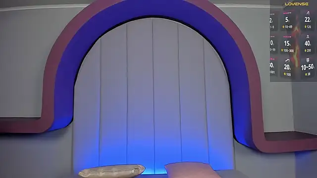 Snapshot of lexiethompson_ chatting on 09/13/25, 12:05 lexiethompson online show from 09/13/25, 12:05