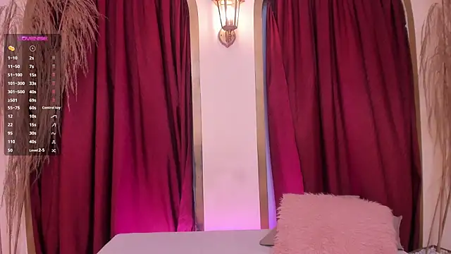 Snapshot of lexiethompson_ chatting on 11/05/25, 12:05 lexiethompson online show from 11/05/25, 12:05