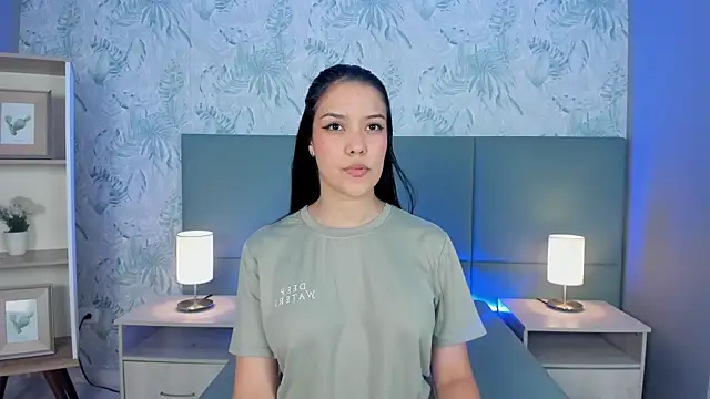 Snapshot of lexiethompson_ chatting on 11/29/25, 12:08 lexiethompson online show from 11/29/25, 12:08