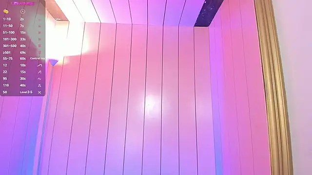 Snapshot of lexiethompson_ chatting on 12/15/25, 12:09 lexiethompson online show from 12/15/25, 12:09