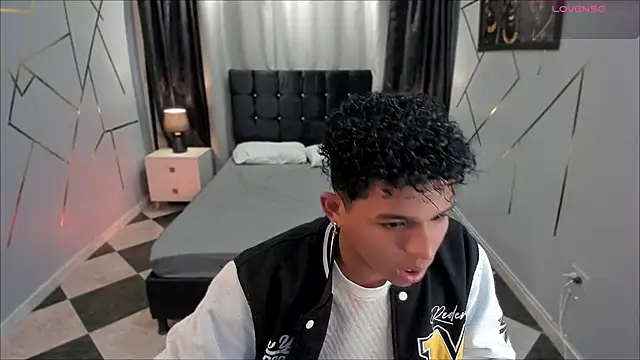 Noah Smith04 online show from 02/22/25, 01:46