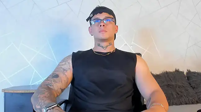 NoahhBrown online show from 01/09/25, 04:08