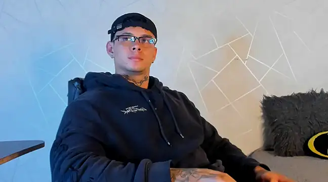 NoahhBrown online show from 01/12/25, 04:10