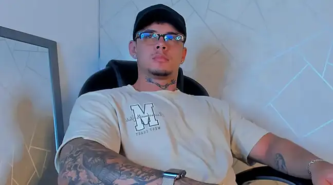 NoahhBrown online show from 02/19/25, 06:55