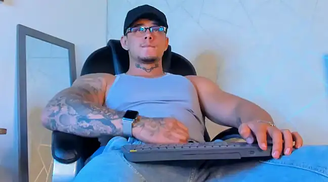 NoahhBrown online show from 02/20/25, 06:39