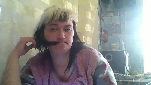 HollyLaBerry online show from 05/11/26, 02:45