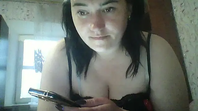 HollyLaBerry online show from 05/12/26, 06:43