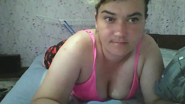 Snapshot of HollyLaBerry chatting on 07/02/26, 10:43 HollyLaBerry online show from 07/02/26, 10:43