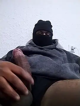 Snapshot of Luziluzi0999 chatting on 02/28/26, 04:24 Luziluzi0999 online show from 02/28/26, 04:24