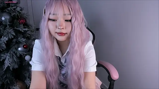 Snapshot of hee_young11 chatting on 12/28/24, 05:55 hee young11 online show from 12/28/24, 05:55