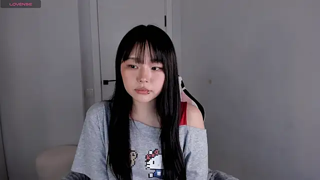 Snapshot of hee_young11 chatting on 10/13/25, 07:08 hee young11 online show from 10/13/25, 07:08