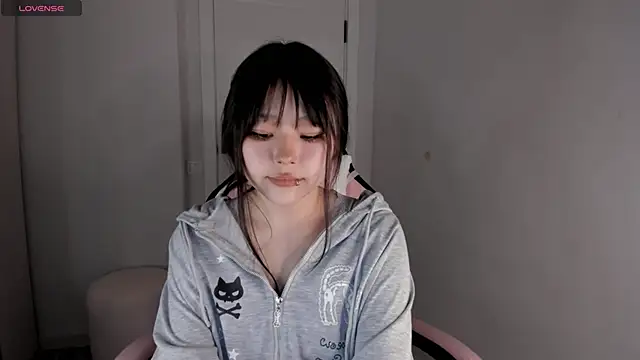 hee young11 online show from 11/08/25, 11:03