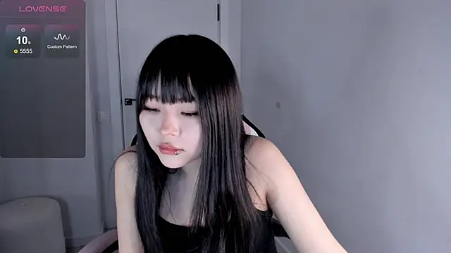 hee young11 online show from 11/19/25, 05:13