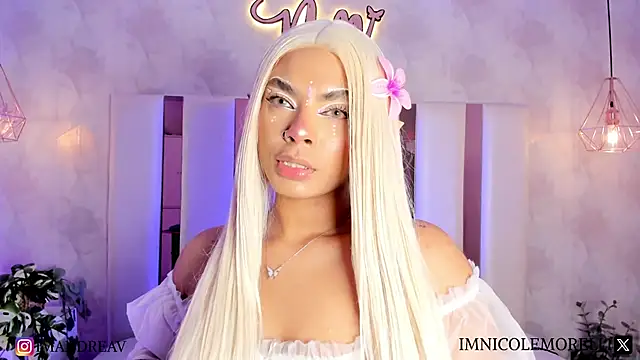 Nicolemorelli2 online show from 02/15/25, 04:03