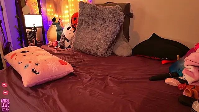 Angel-Lewd-Cake online show from 12/01/25, 09:20