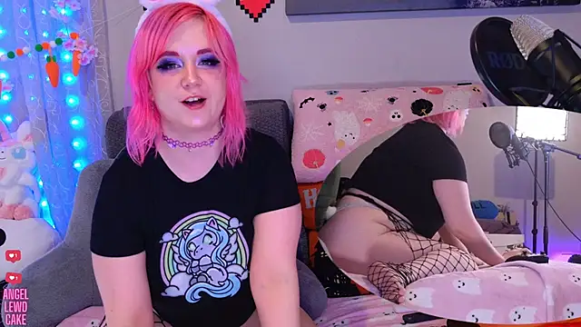 Angel-Lewd-Cake online show from 04/04/26, 03:20