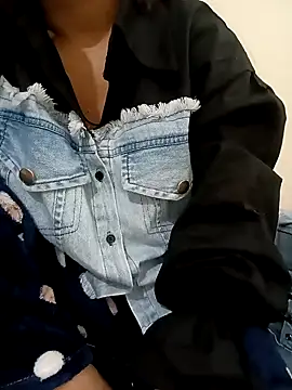 Snapshot of sweet_jia23 chatting on 02/16/25, 11:49 sweet jia23 online show from 02/16/25, 11:49